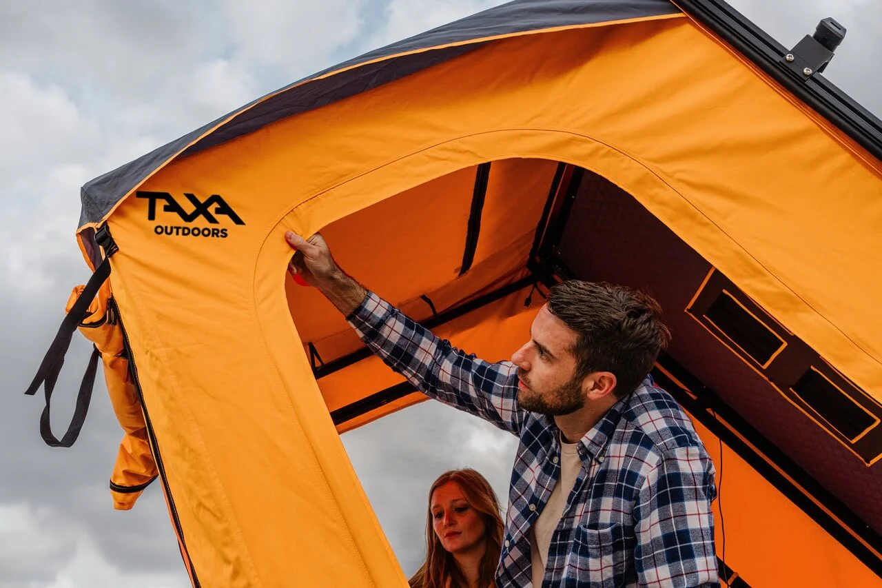 MoonMoth Clamshell Rooftop Tent - Image 4