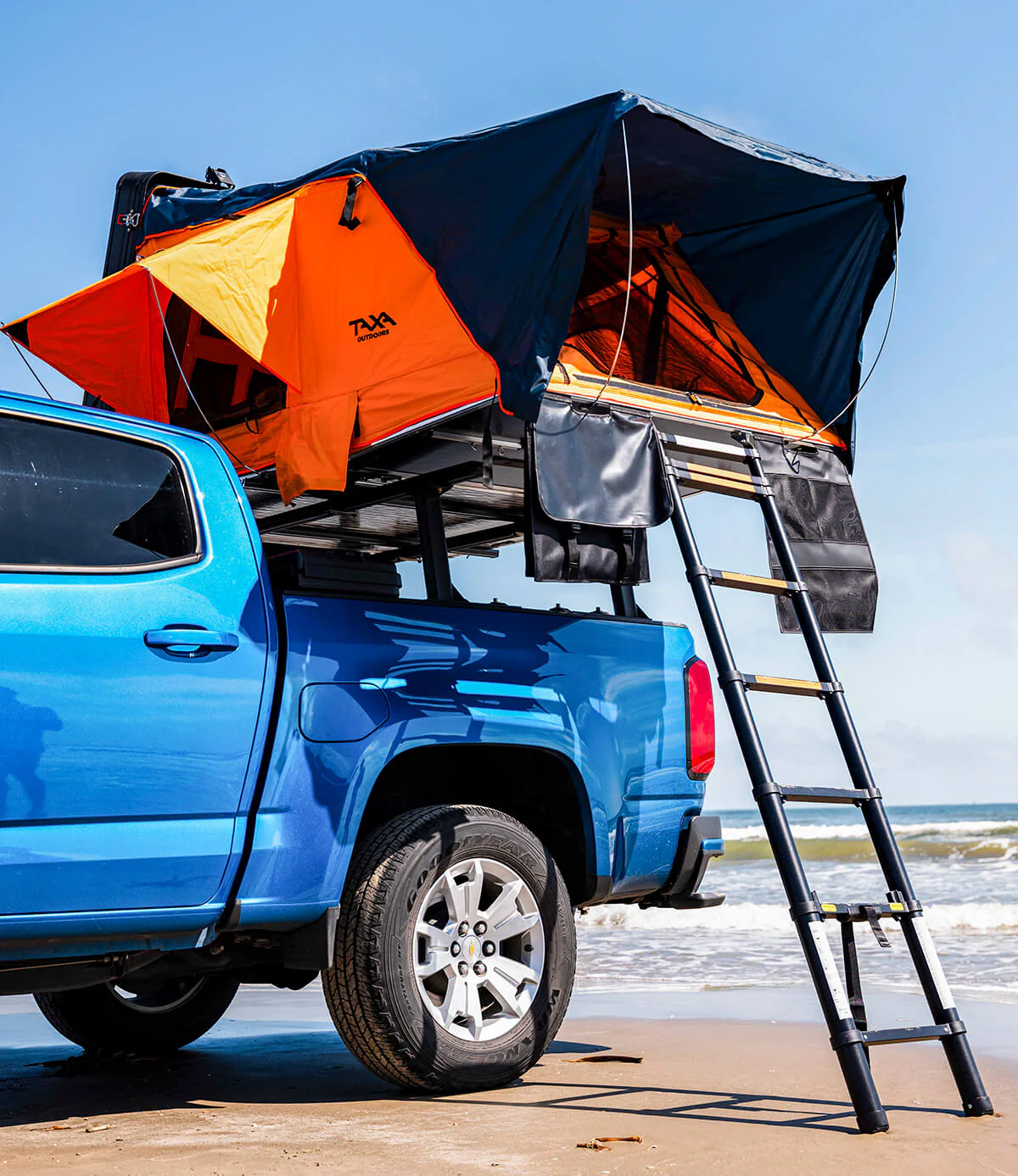 MoonMoth Foldout Rooftop Tent - Image 3